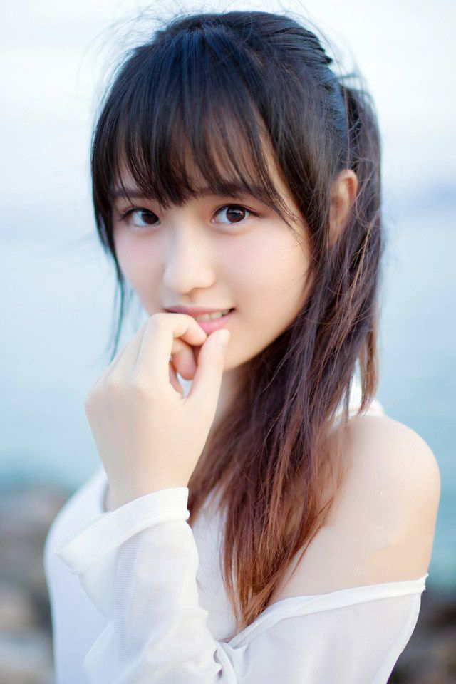 而原本魏延以为，这一路之上关卡重重，至少也能对庞统进行一些迟滞，可以让自己率领大军与庞统汇合，但结果依旧让他失望，从阆中一直行军到绵竹关，所有路过的城池，都已经换上了吕布的旗号，让魏延生出一股在自家领地行军的错觉。